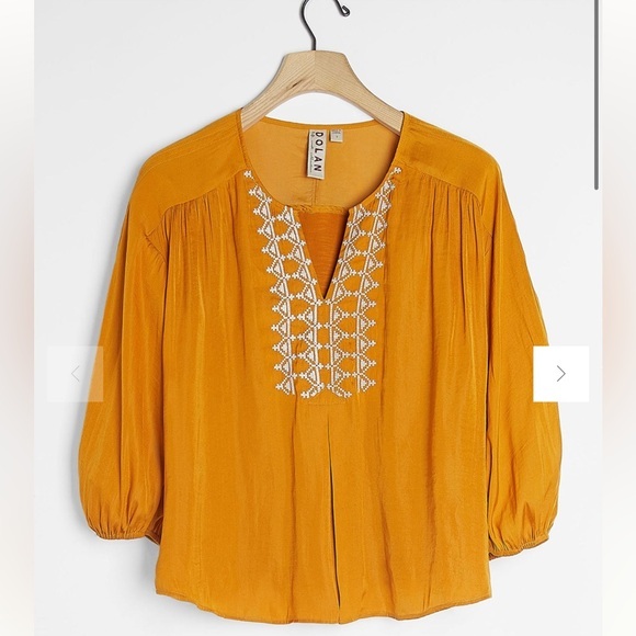 Dolan from Anthropologie Alvia peasant top. Pit to pit 20 shoulder to hem 22‎ - Picture 2 of 4